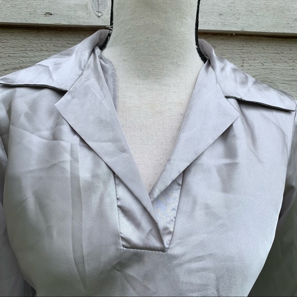 Vintage 90s Silver Gray Satin Collared V-Neck Long Sleeve Fitted Popover Blouse - Picture 6 of 16